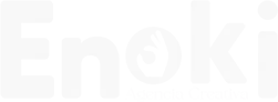 Logo enoki blanco agencia creativa cdmx